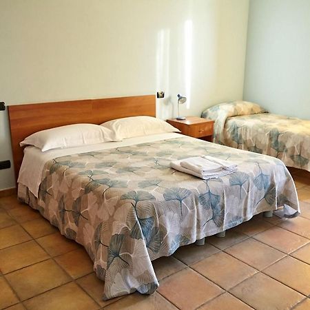 Al Casale B&B Cherasco Bagian luar foto