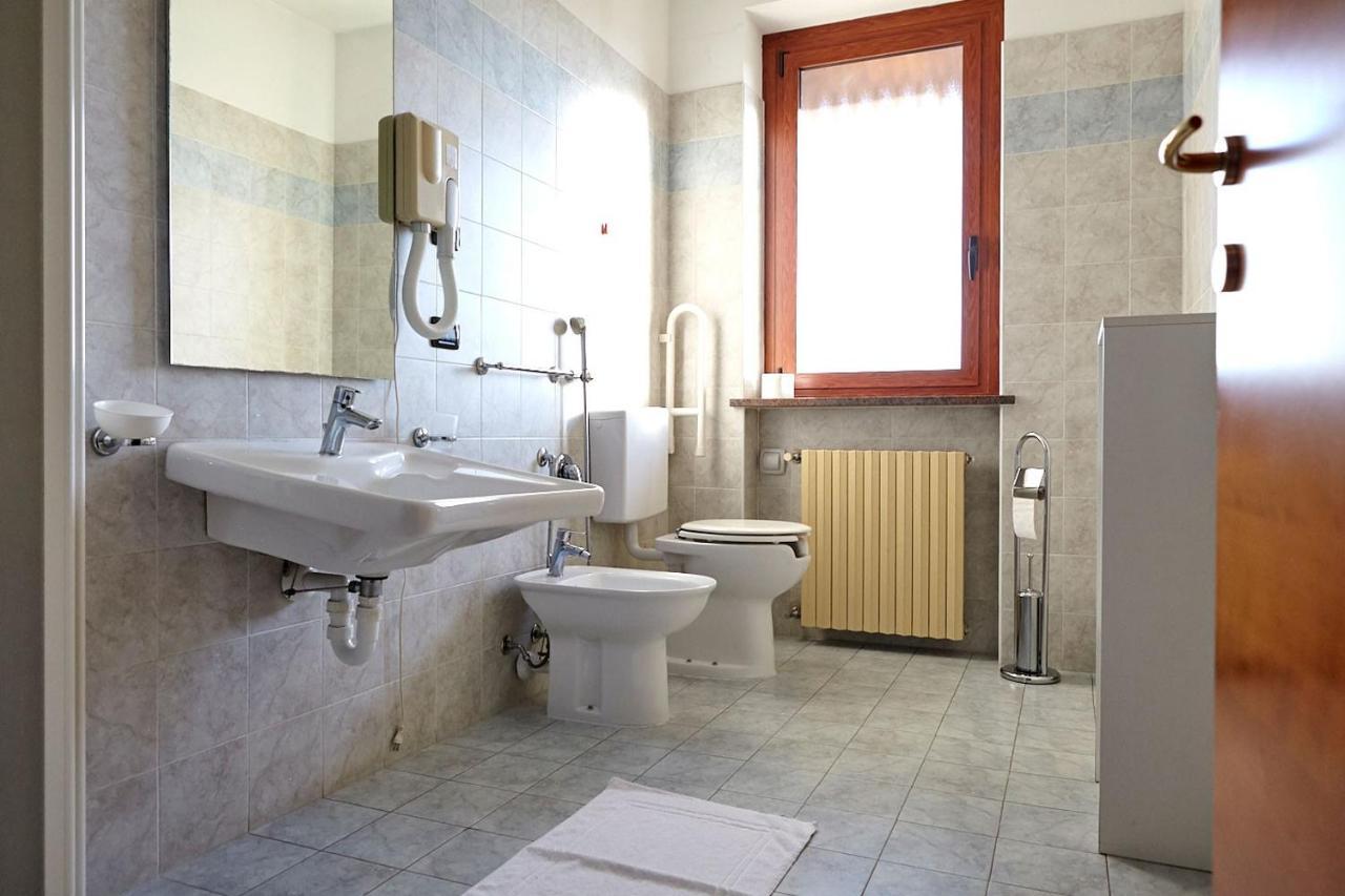 Al Casale B&B Cherasco Bagian luar foto