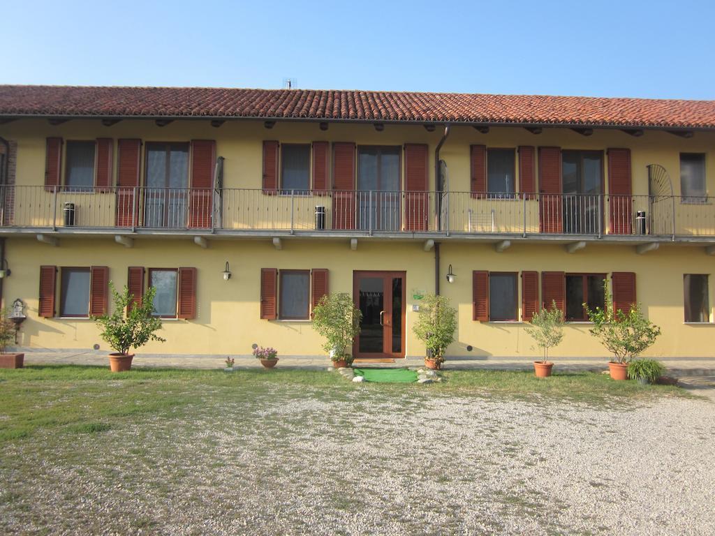 Al Casale B&B Cherasco Bagian luar foto