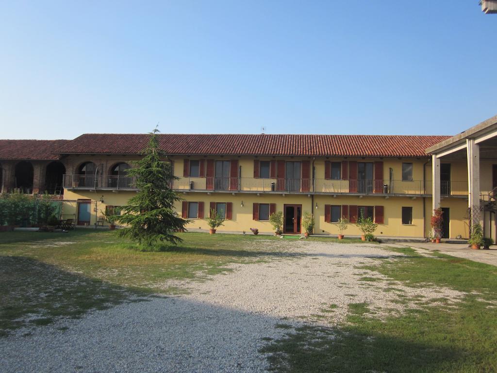 Al Casale B&B Cherasco Bagian luar foto