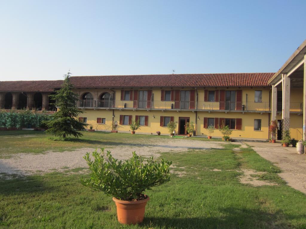 Al Casale B&B Cherasco Bagian luar foto