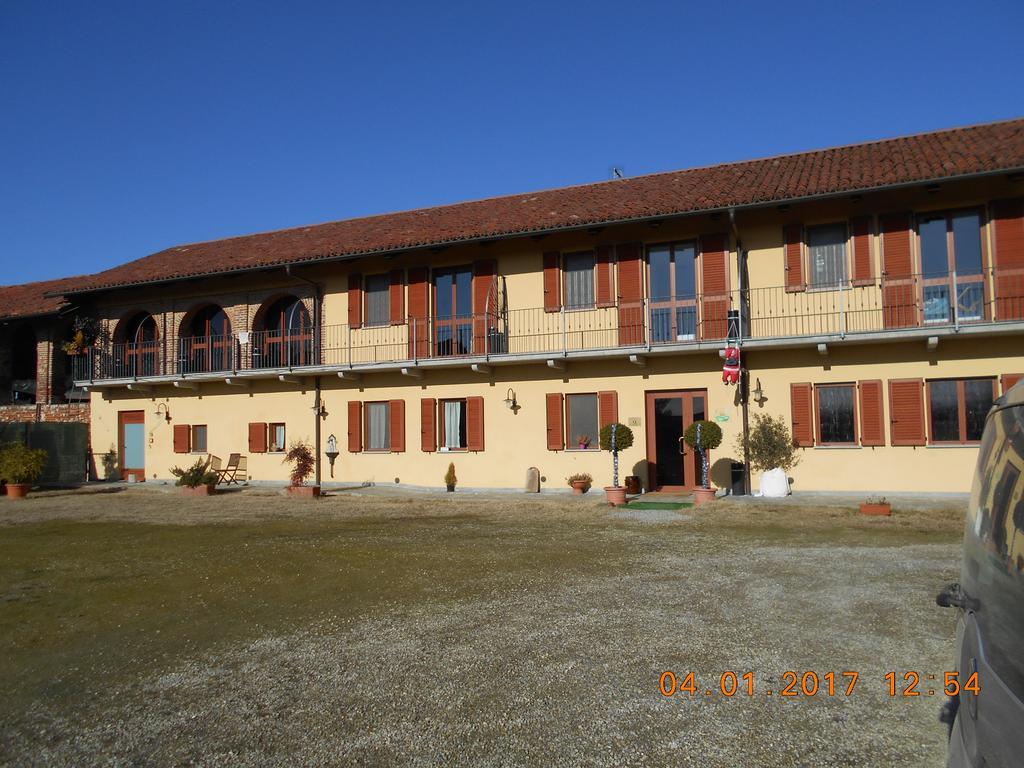 Al Casale B&B Cherasco Bagian luar foto
